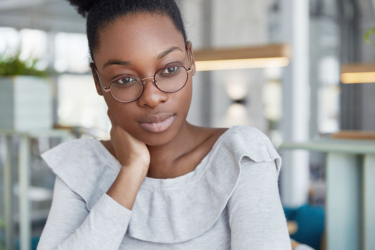 woman wondering "do I need alcohol addiction treatment."